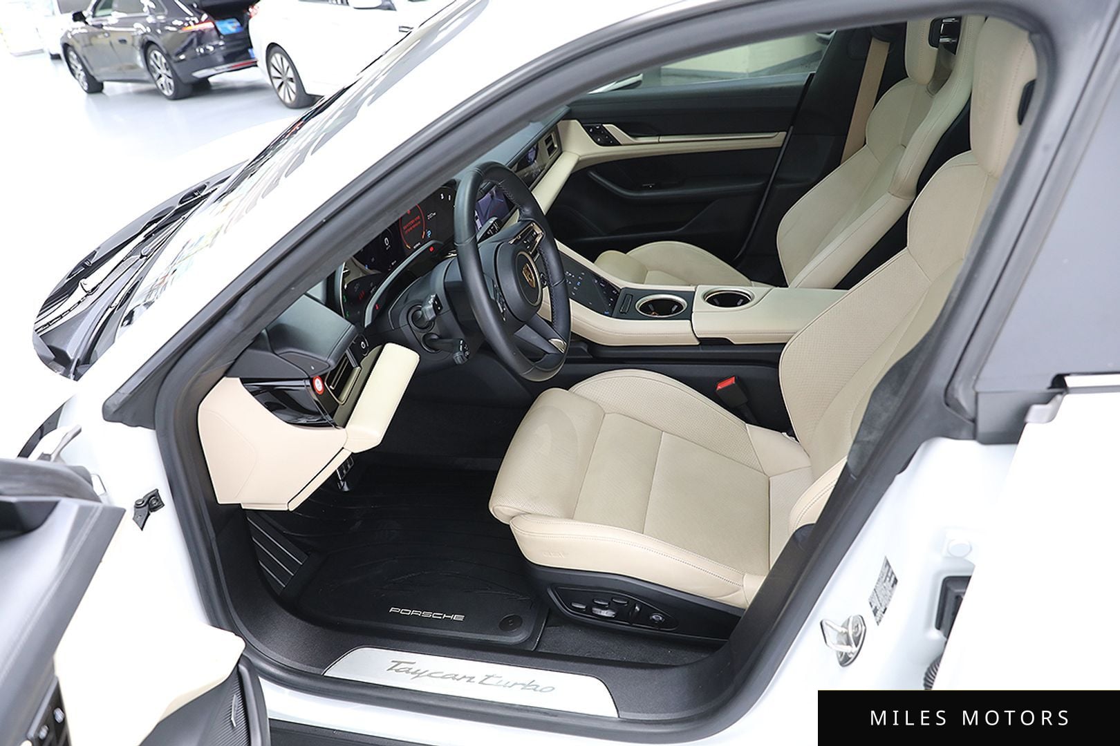 Porsche Taycan 2021 — миниатюра 7
