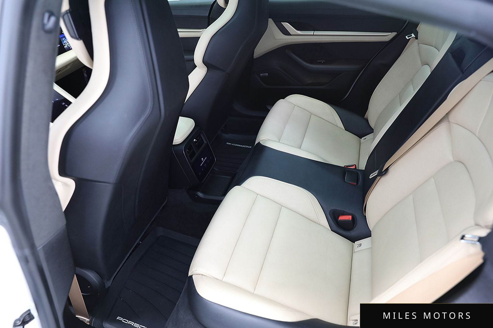 Porsche Taycan 2021 — миниатюра 8