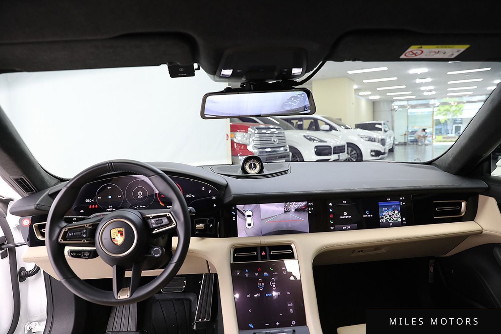 Porsche Taycan 2021 — миниатюра 9
