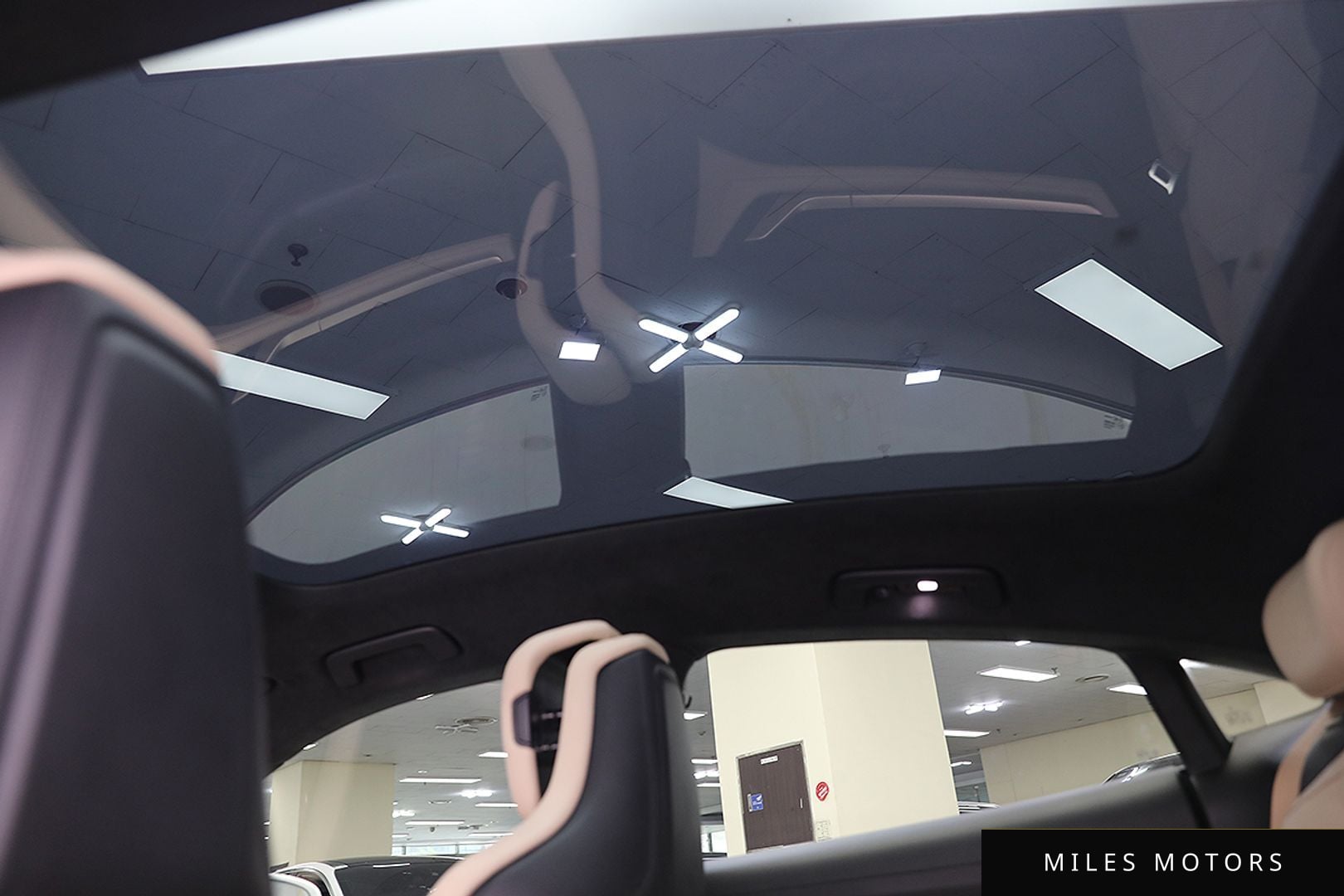 Porsche Taycan 2021 — миниатюра 10