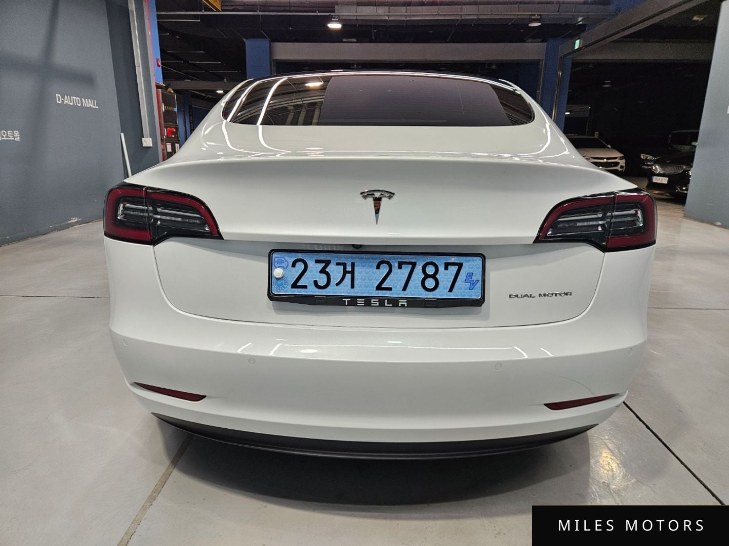 Tesla Model 3 2022 — миниатюра 2