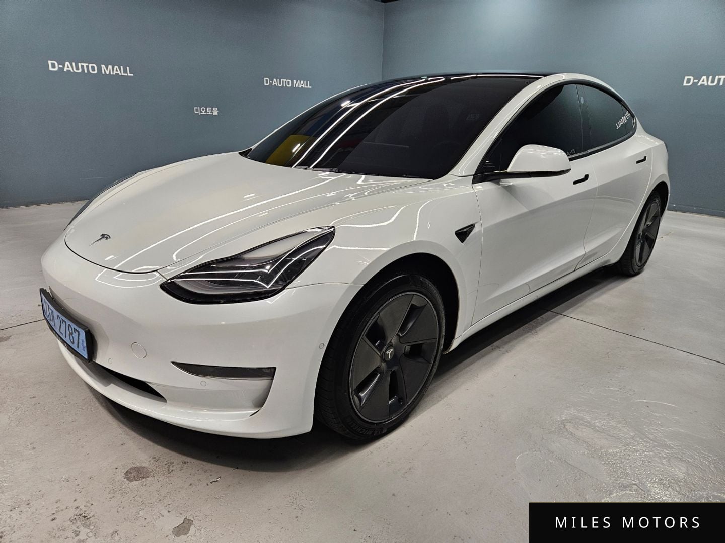 Tesla Model 3 2022 — миниатюра 3