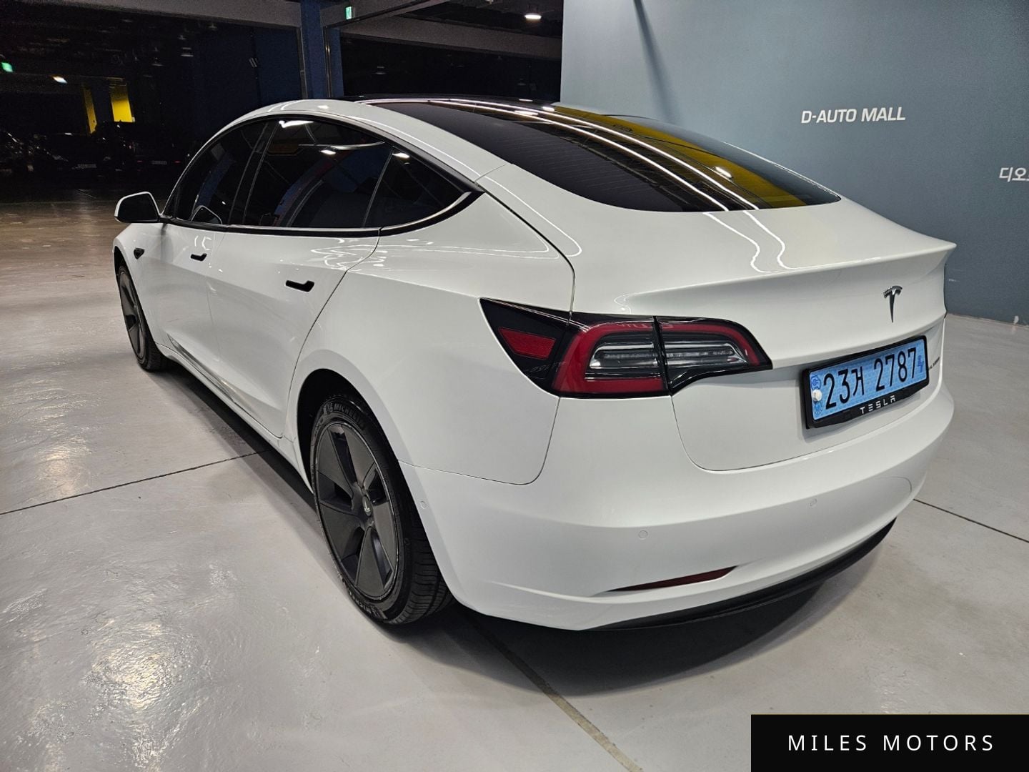 Tesla Model 3 2022 — миниатюра 4