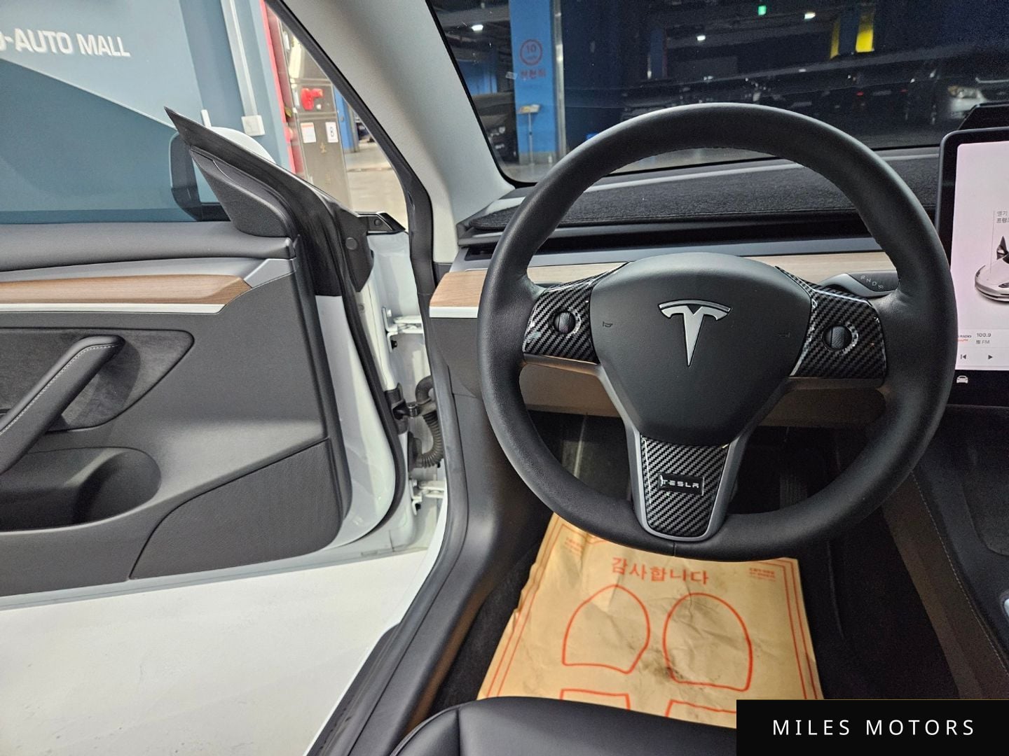 Tesla Model 3 2022 — миниатюра 7