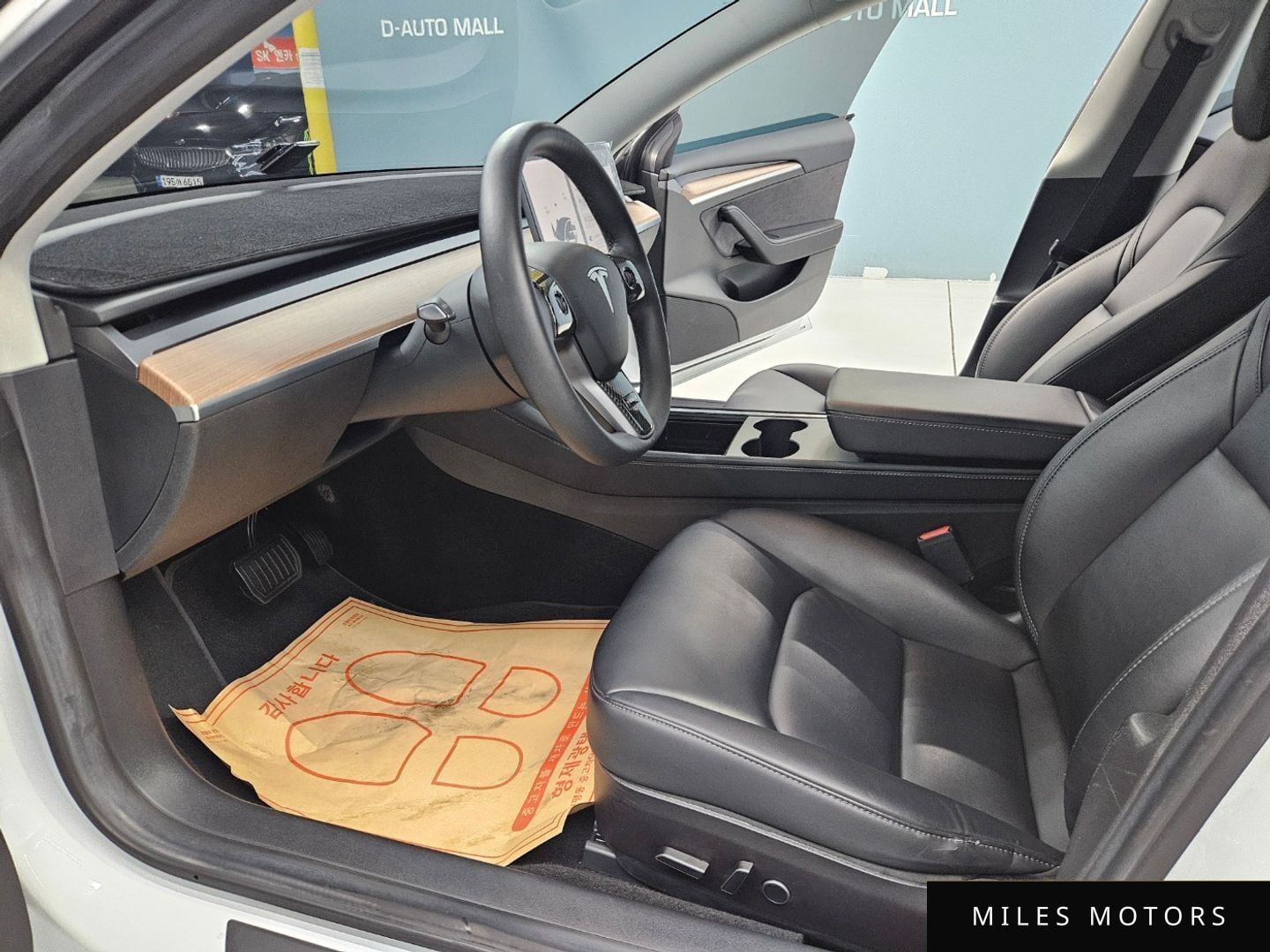Tesla Model 3 2022 — миниатюра 11