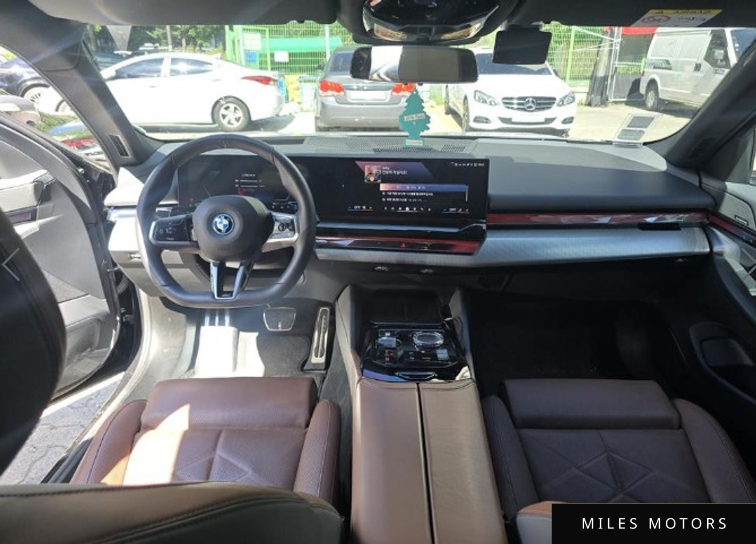 BMW 5 Series (G60) 2024 — миниатюра 7