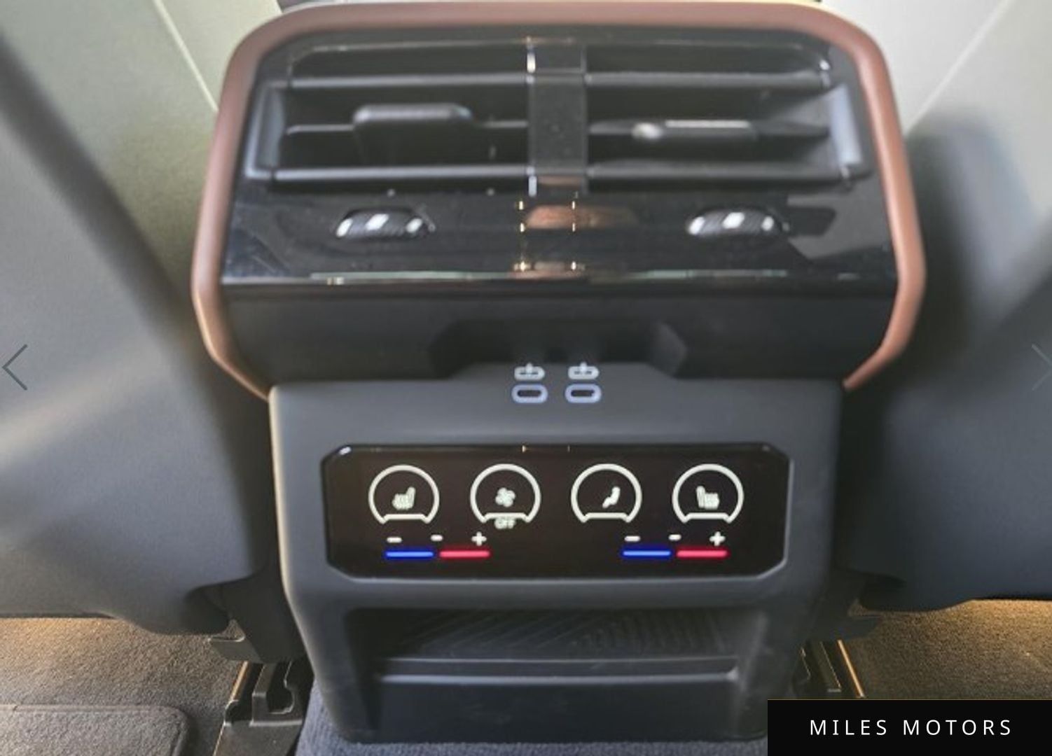 BMW 5 Series (G60) 2024 — миниатюра 12