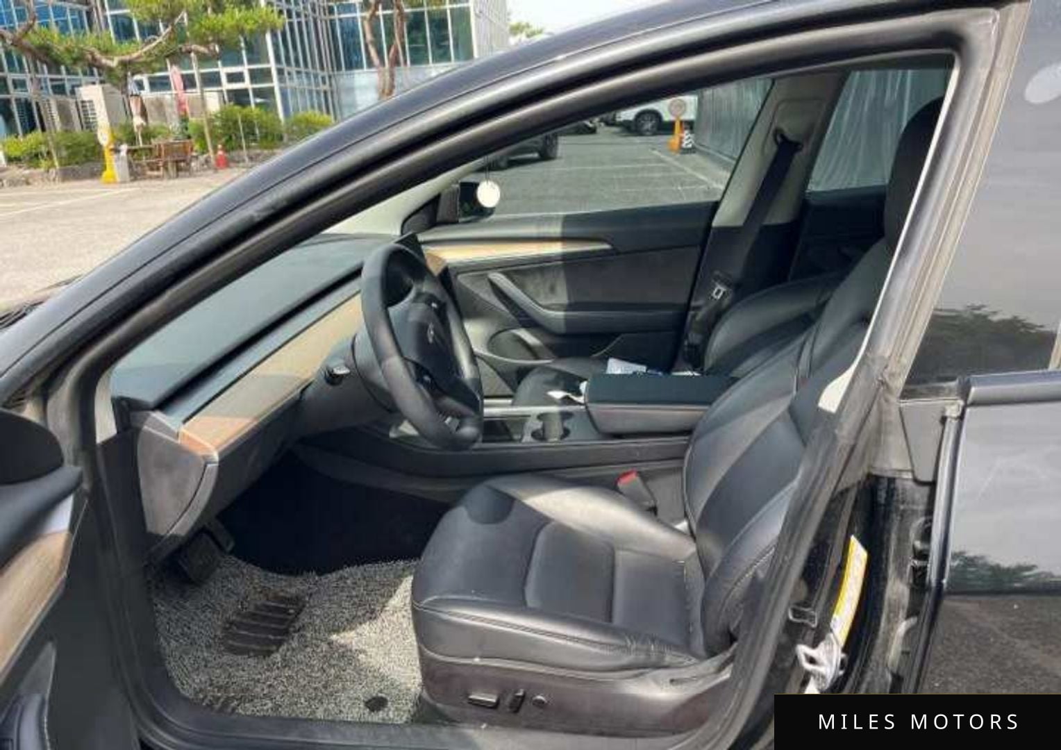 Tesla Model 3 2022 — миниатюра 4