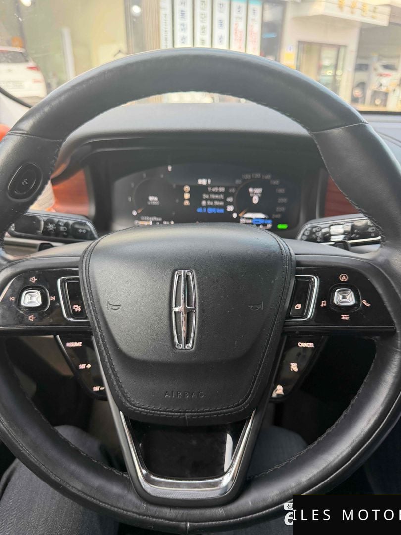 Lincoln Aviator 2021 — миниатюра 6