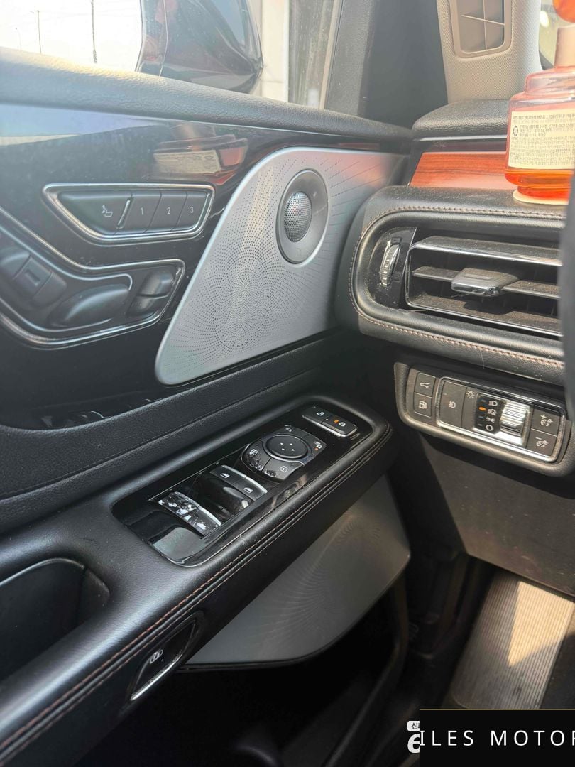 Lincoln Aviator 2021 — миниатюра 7