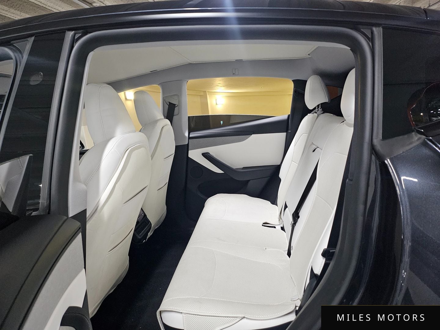 Tesla Model Y 2025 — миниатюра 7