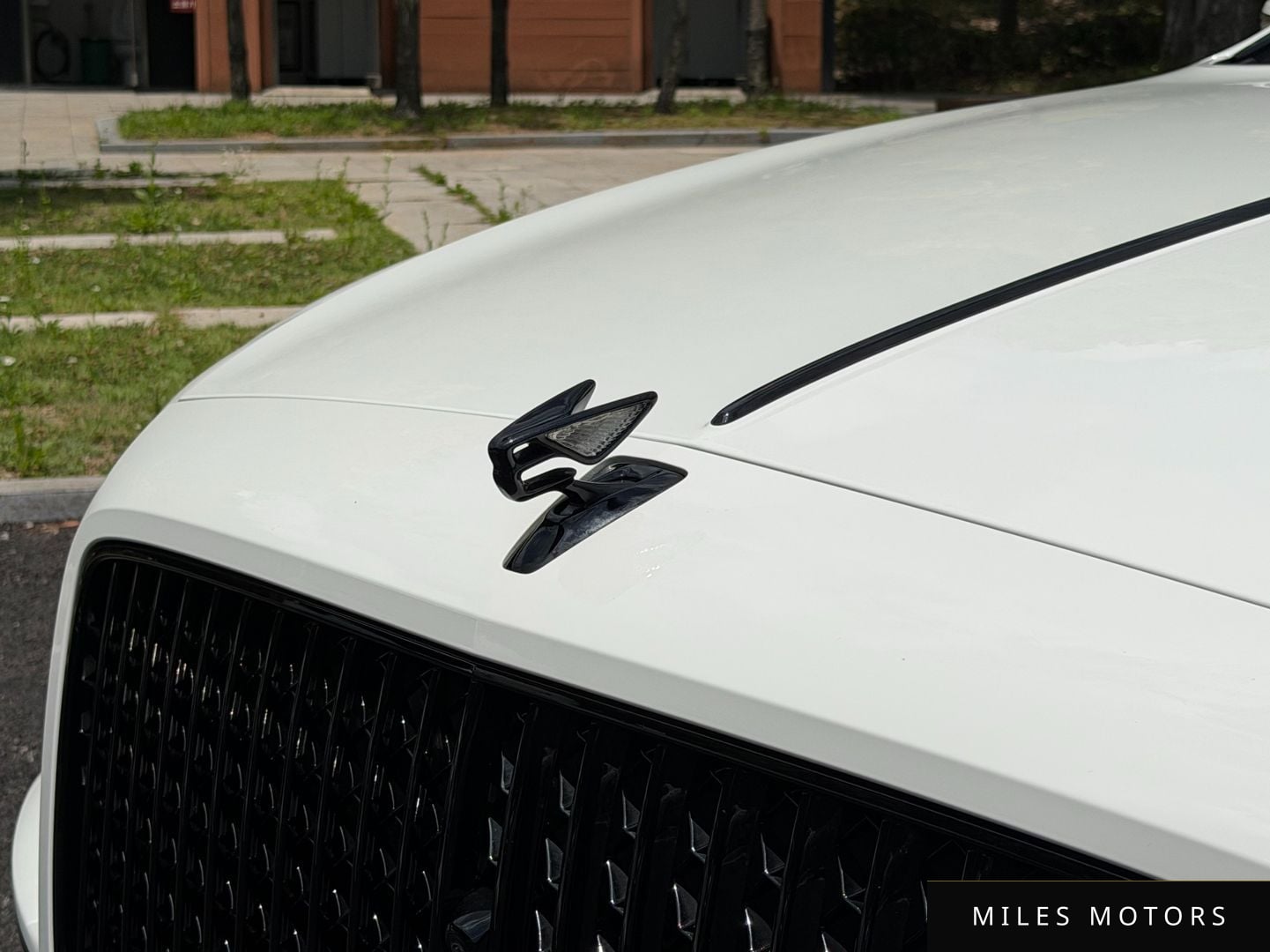 Bentley Flying Spur 2023 — миниатюра 4