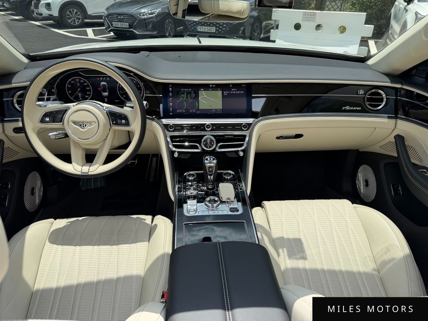 Bentley Flying Spur 2023 — миниатюра 7