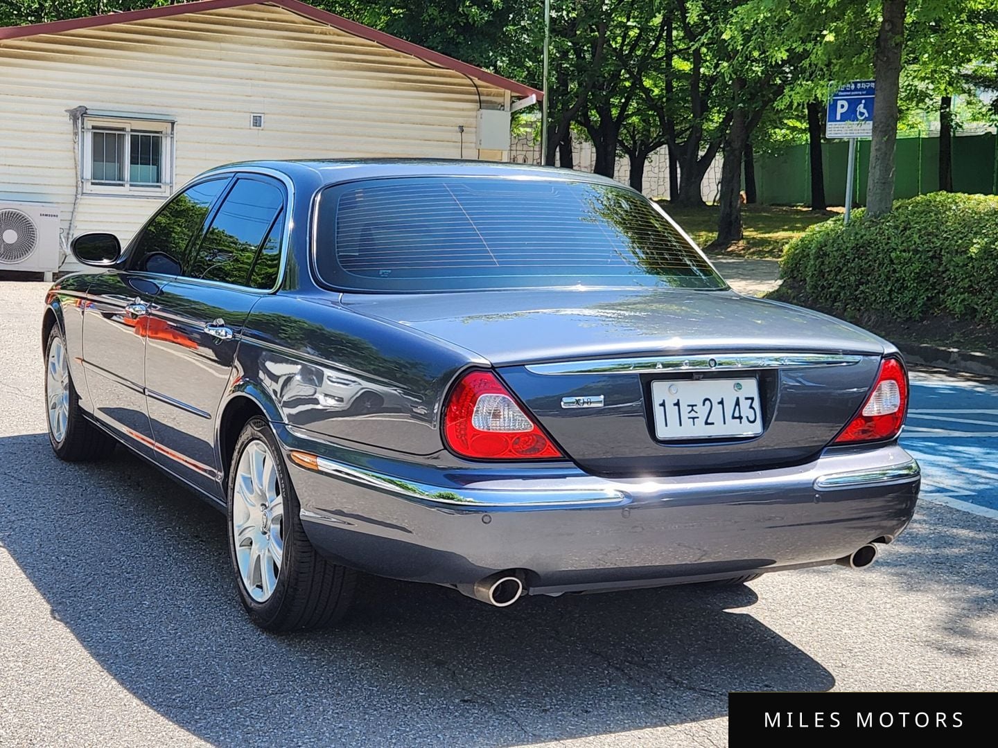 Jaguar XJ-8 2005 — миниатюра 8