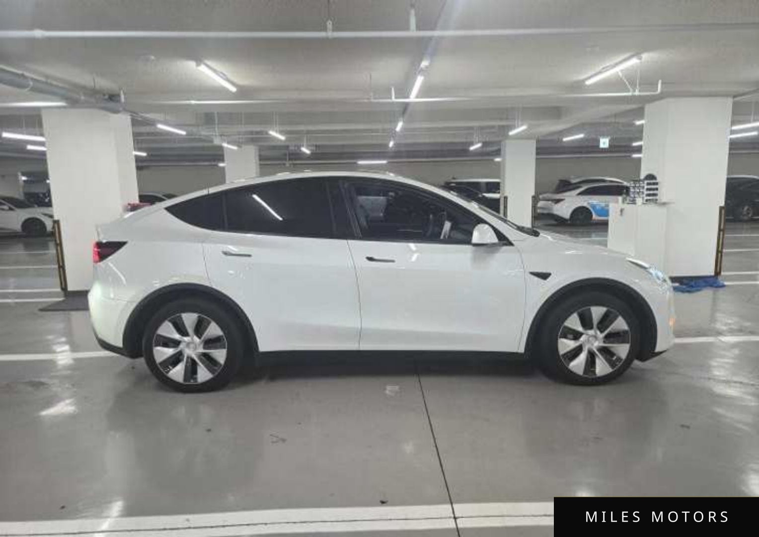 Tesla Model Y 2022 — миниатюра 11