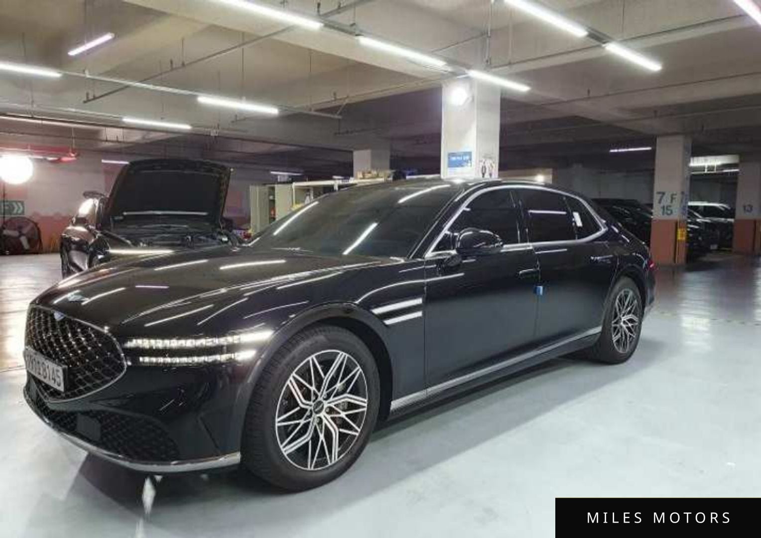 Genesis G90 (RS4) 2023 — миниатюра 2