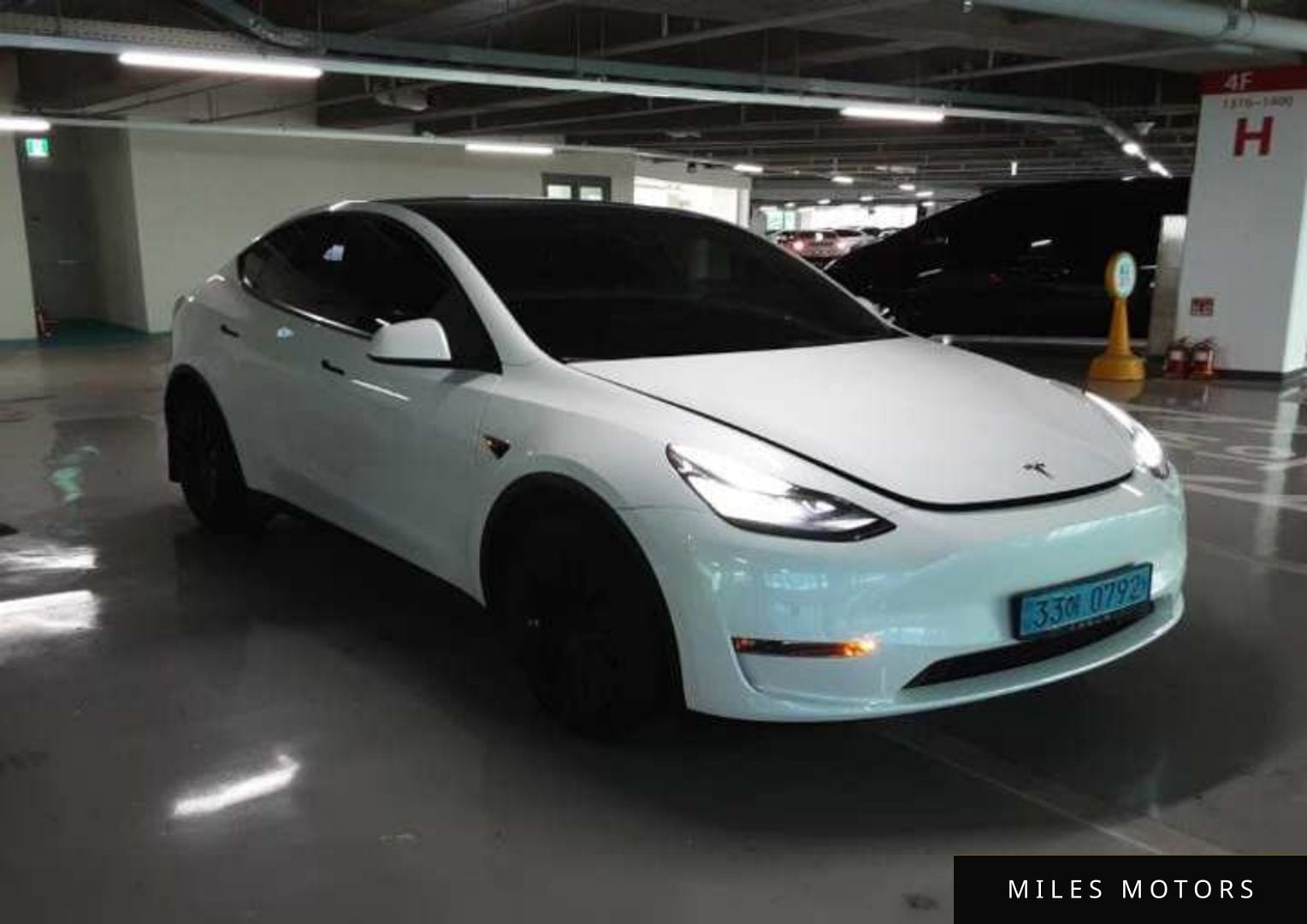 Tesla Model Y 2022 — миниатюра 8