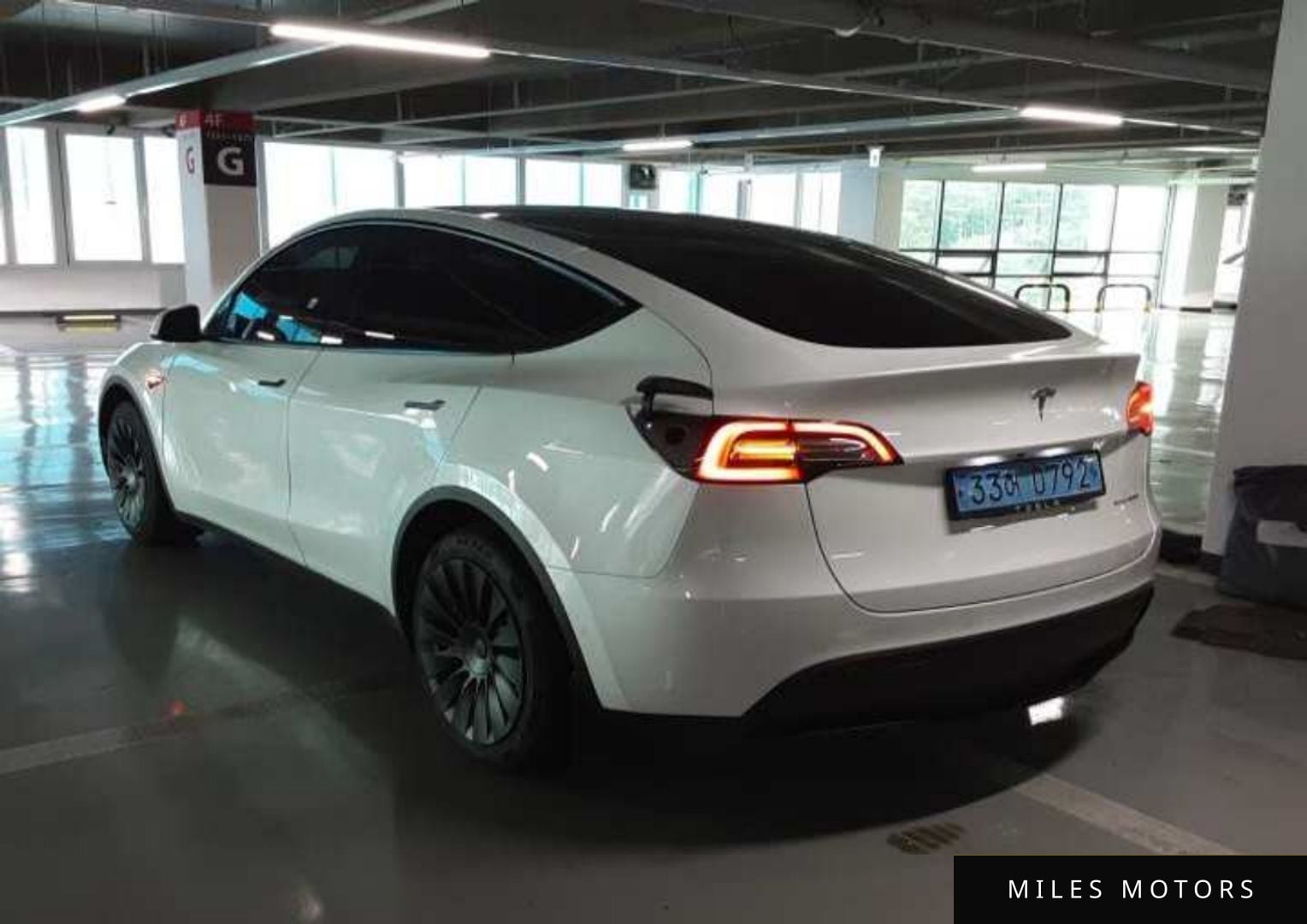Tesla Model Y 2022 — миниатюра 9