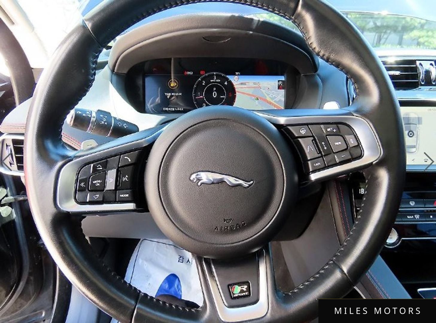 Jaguar F-PACE 2019 — миниатюра 8