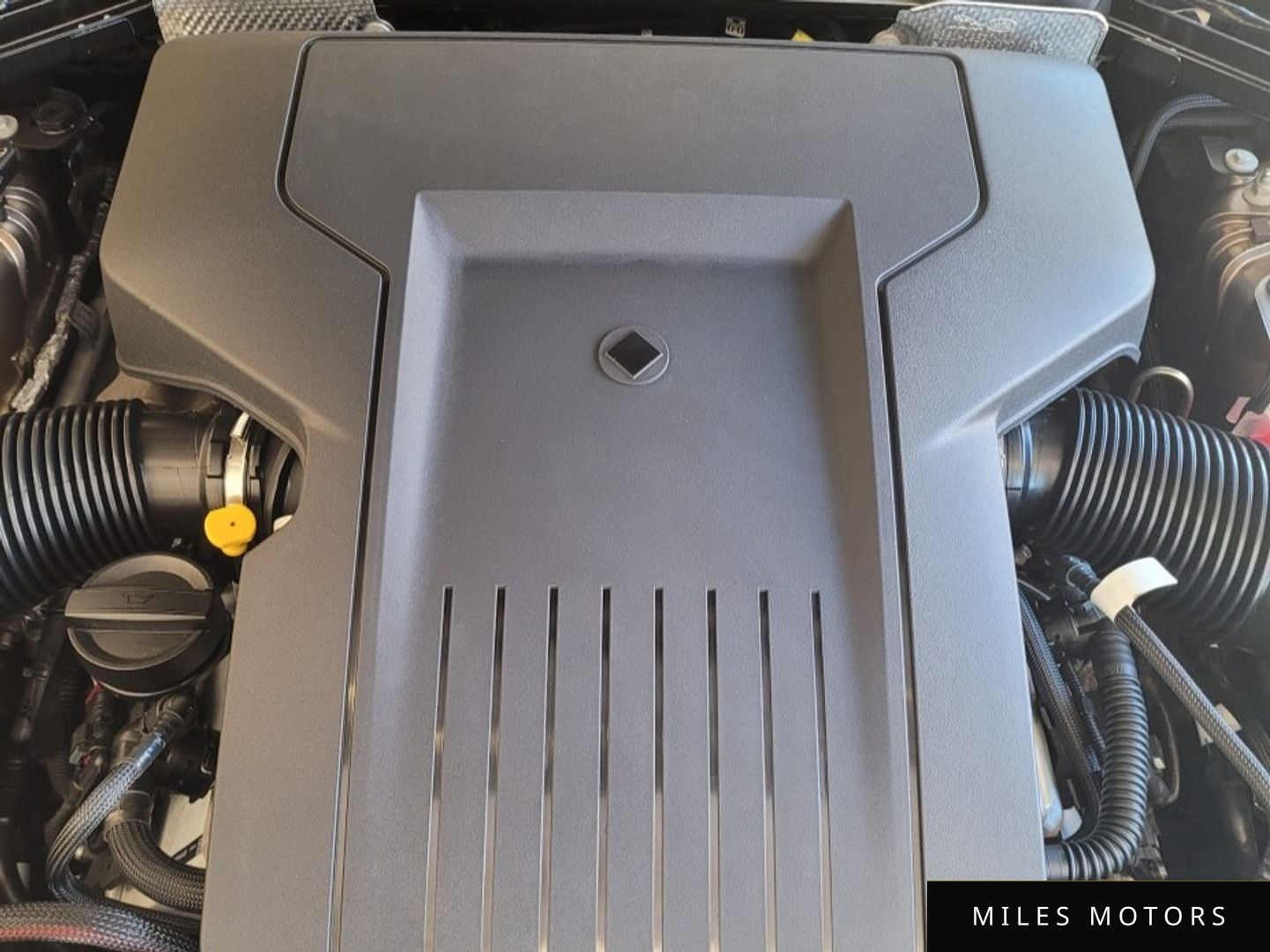 Land Rover Defender 2025 — миниатюра 6
