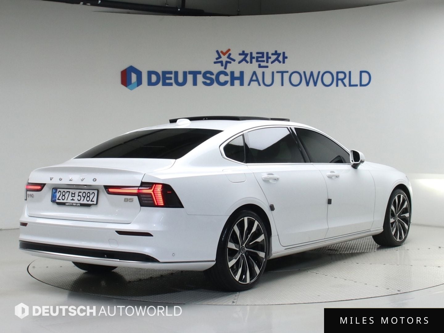 Volvo S90 2026 — миниатюра 2