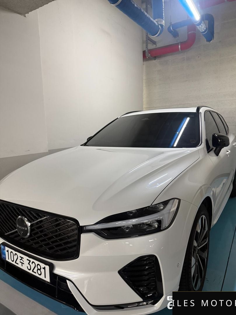 Volvo XC60 2026 — миниатюра 3