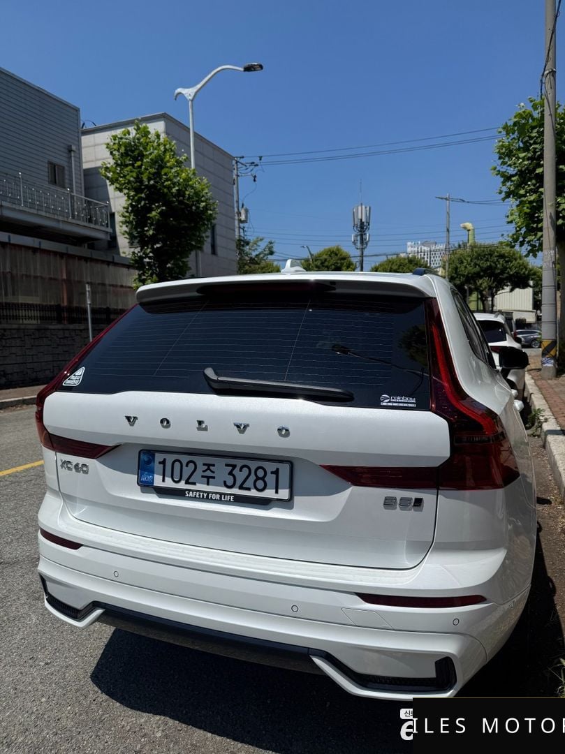 Volvo XC60 2026 — миниатюра 4