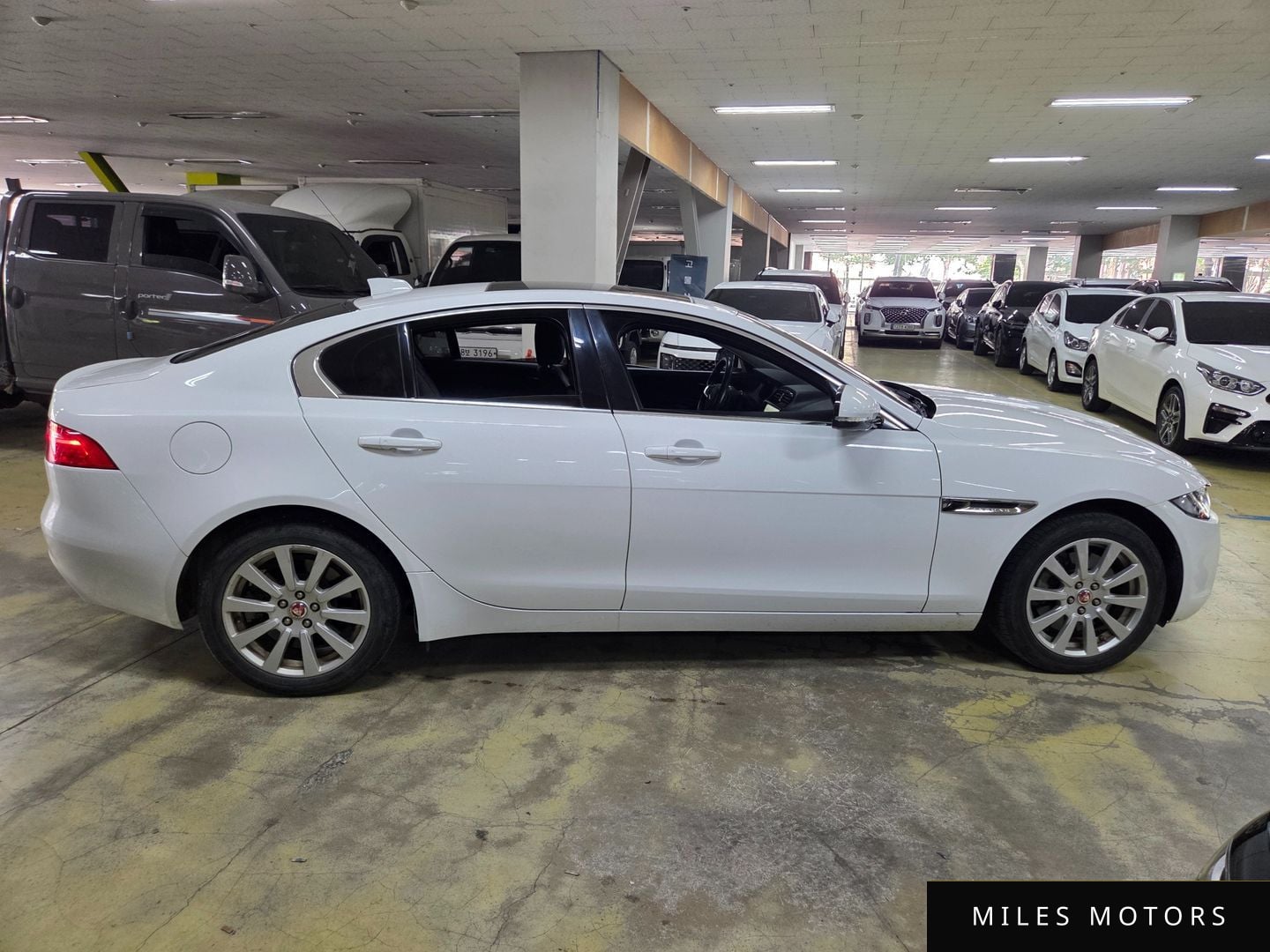Jaguar XE 2019 — миниатюра 5