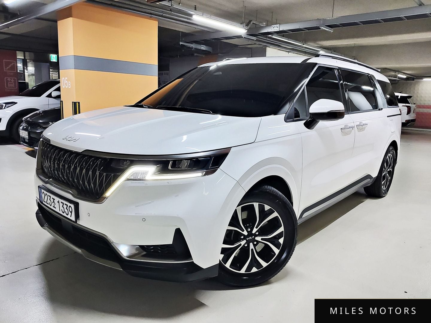 Kia Carnival 2023 — миниатюра 2