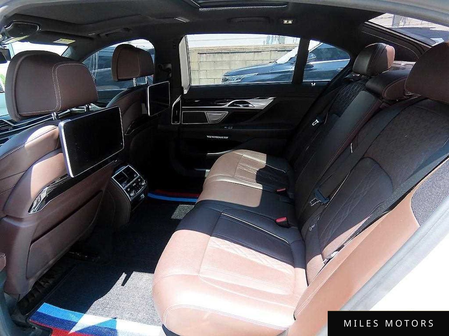 BMW 7 Series (G11) 2018 — миниатюра 6