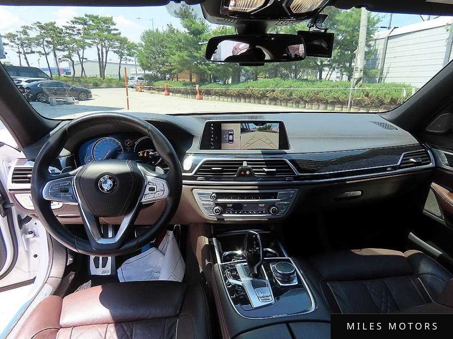 BMW 7 Series (G11) 2018 — миниатюра 7
