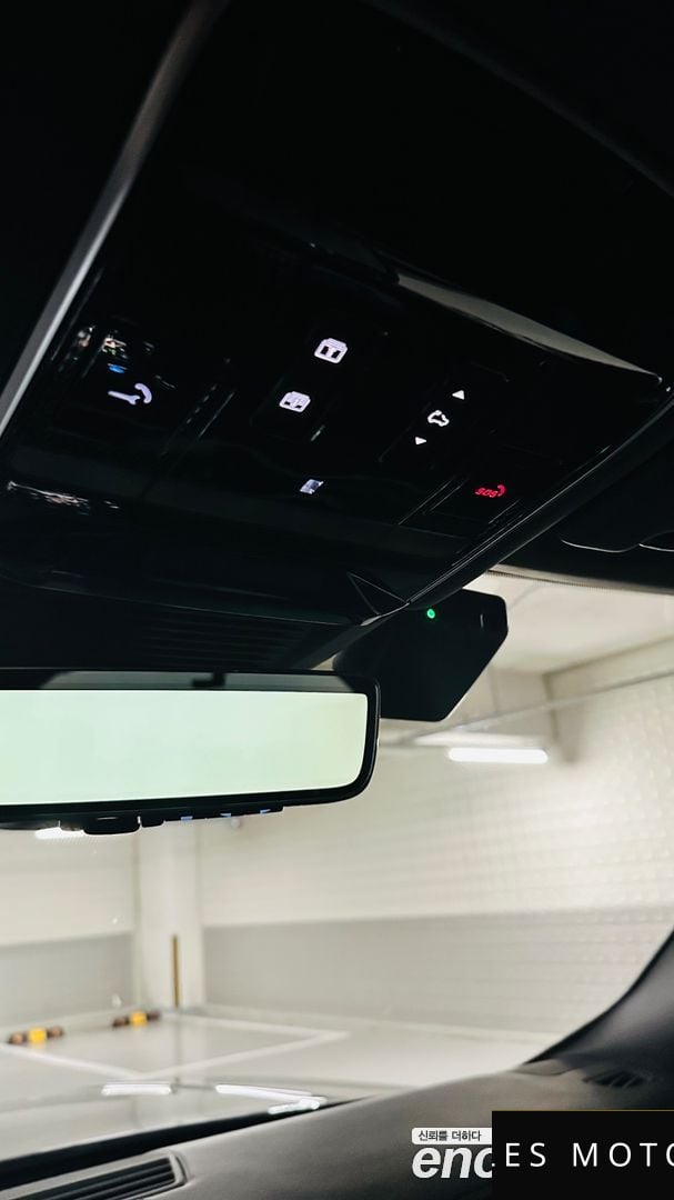 Land Rover Range Rover 2024 — миниатюра 12