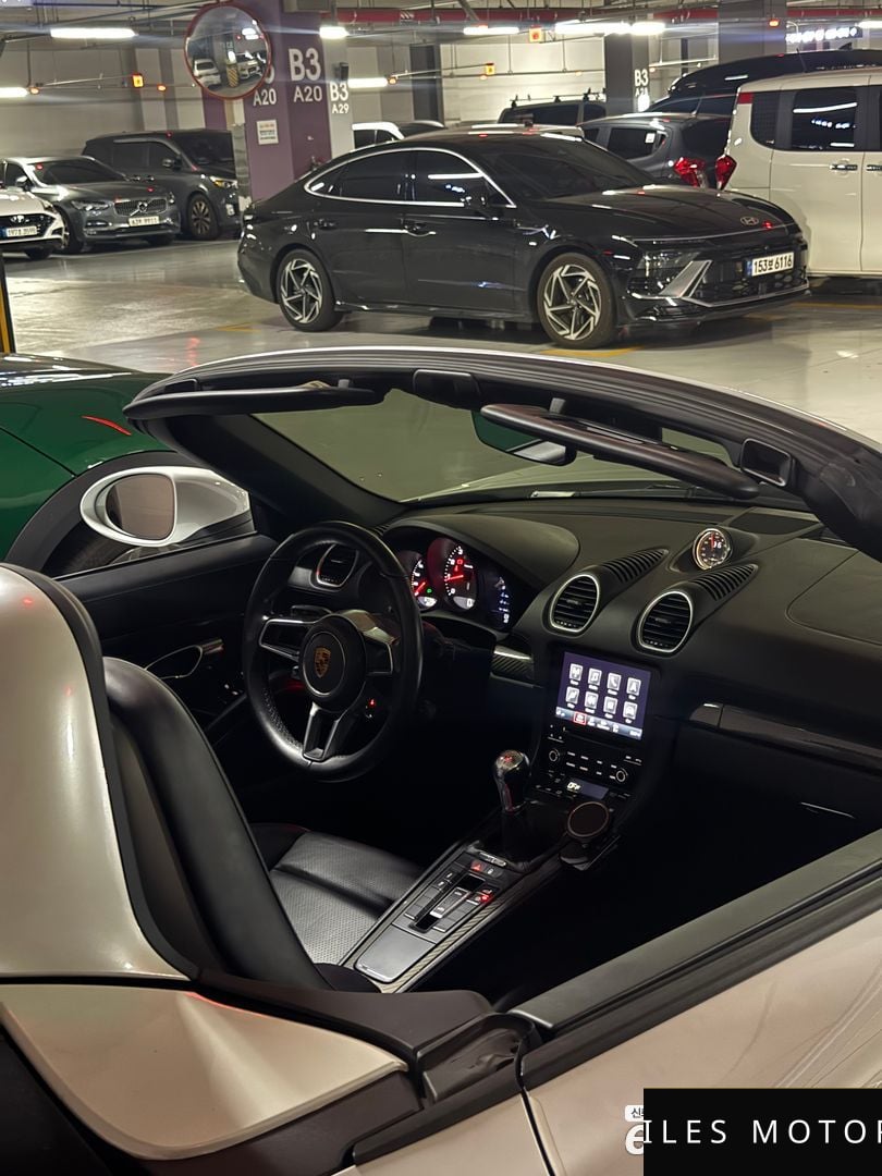 Porsche 718 2017 — миниатюра 11