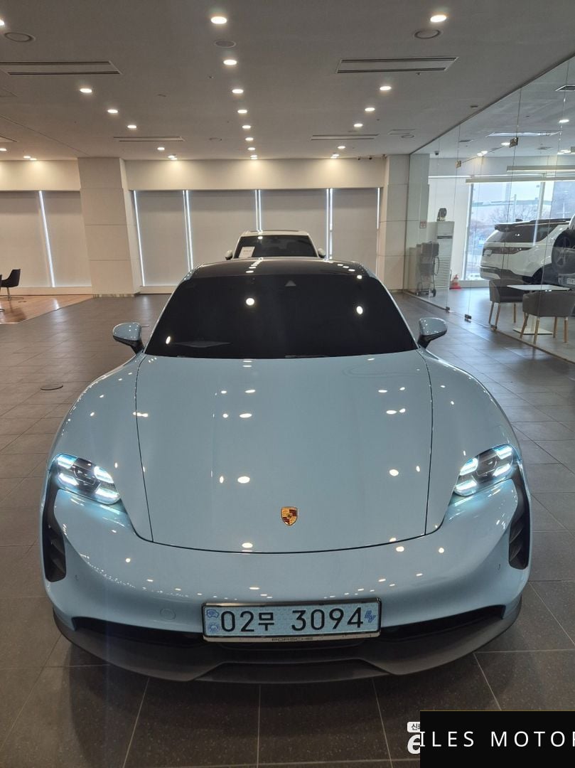 Porsche Taycan 2023 — миниатюра 3