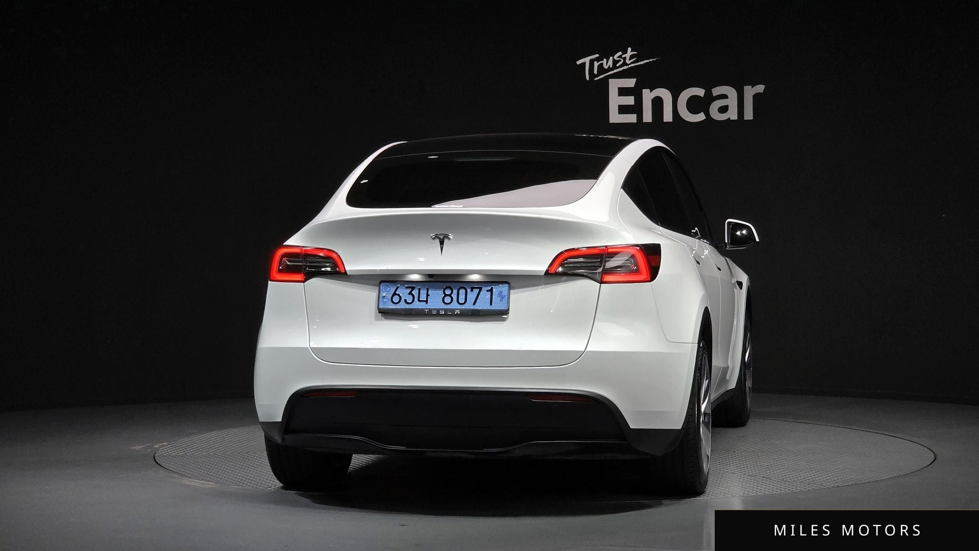Tesla Model Y 2023 — миниатюра 4