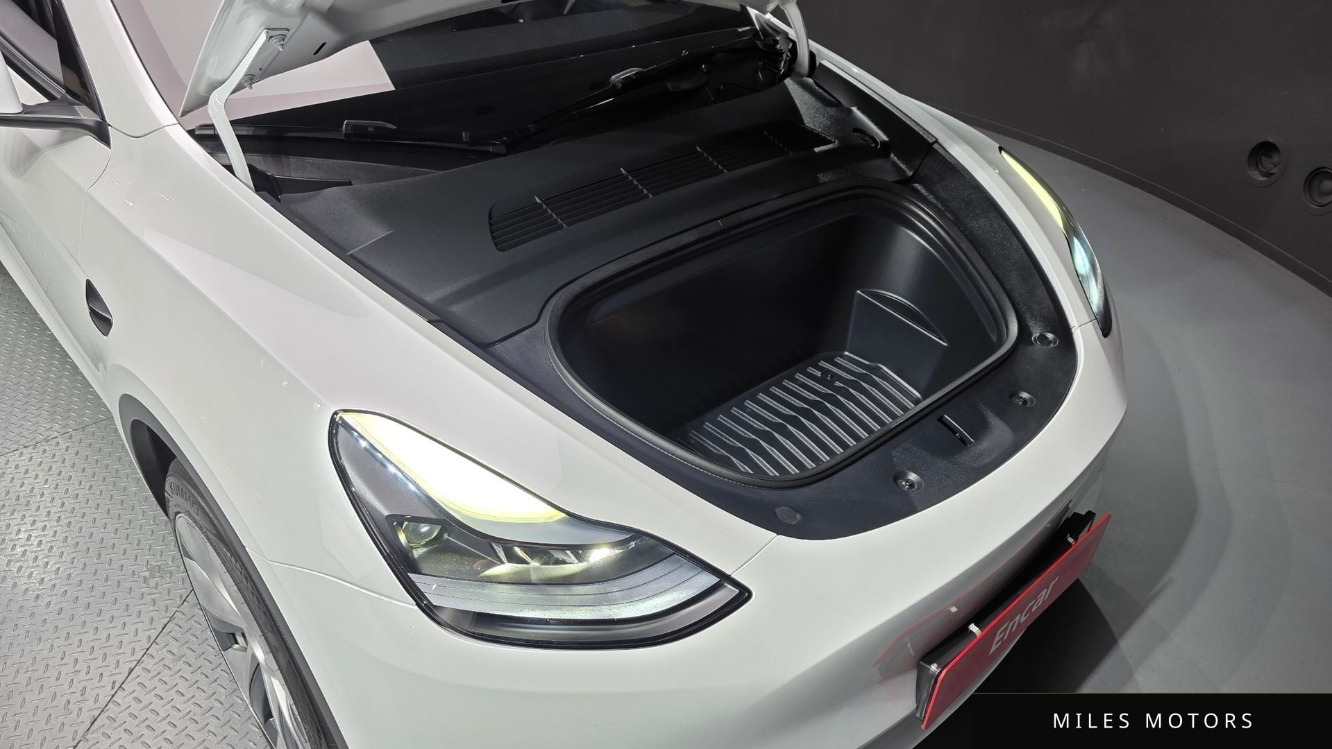 Tesla Model Y 2023 — миниатюра 6