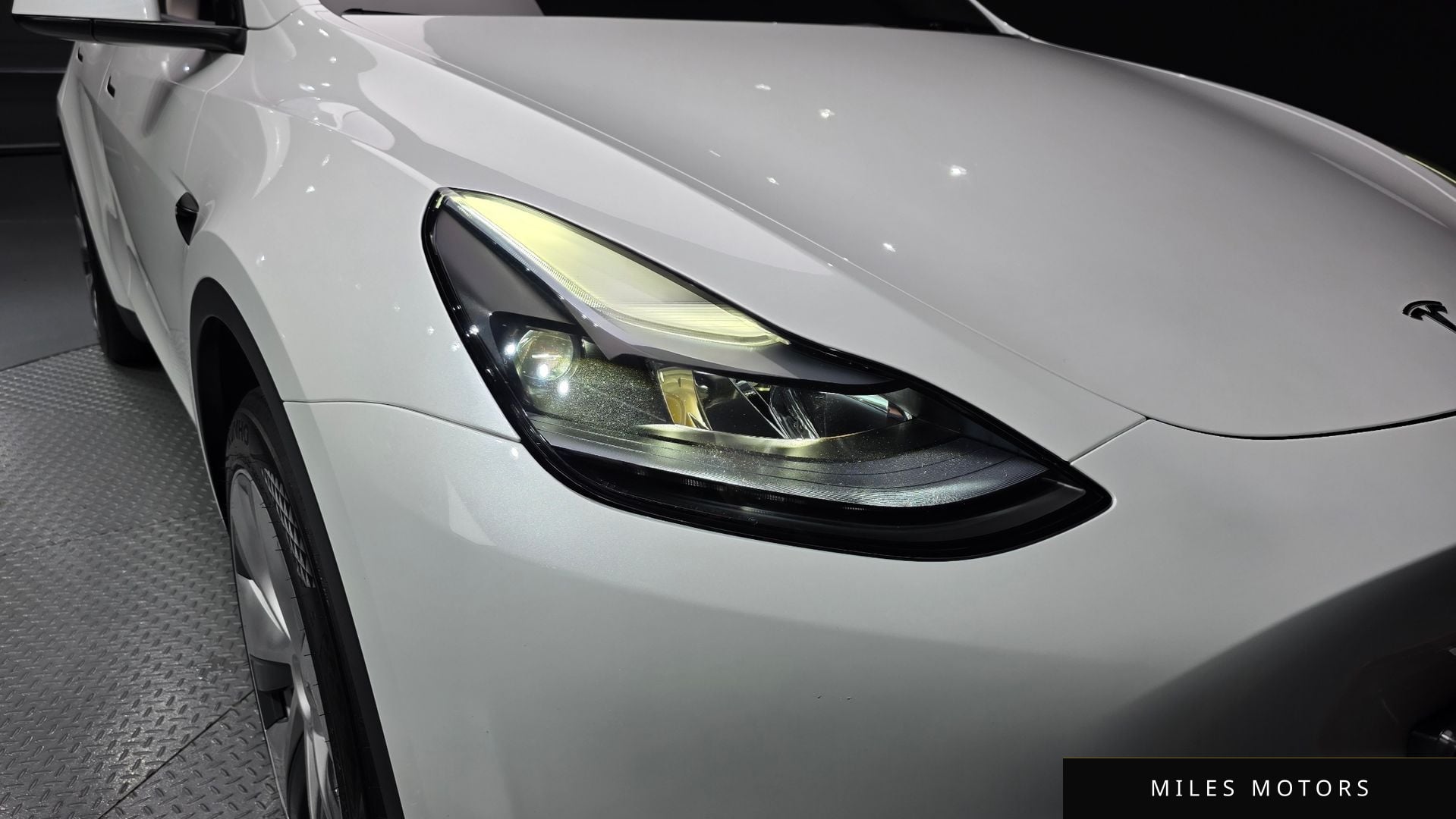Tesla Model Y 2023 — миниатюра 8