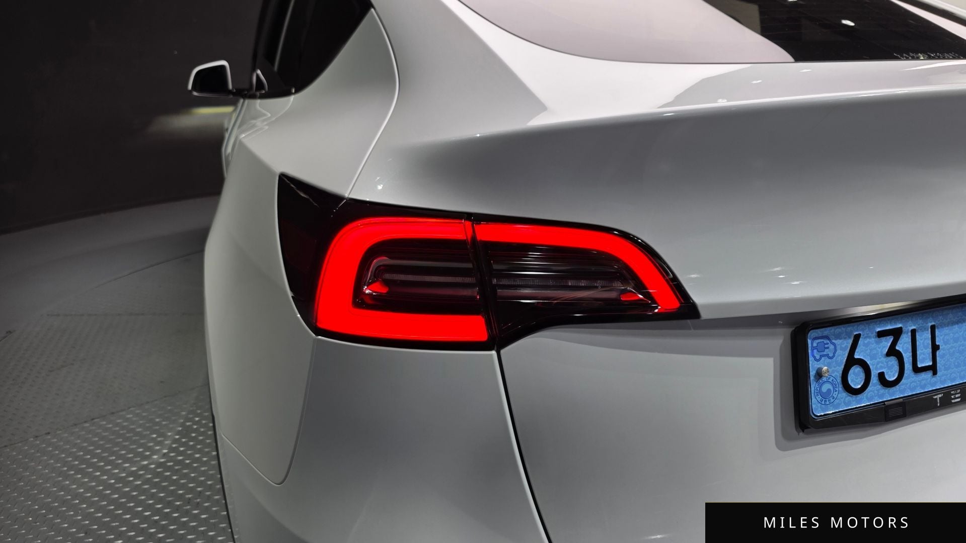 Tesla Model Y 2023 — миниатюра 9