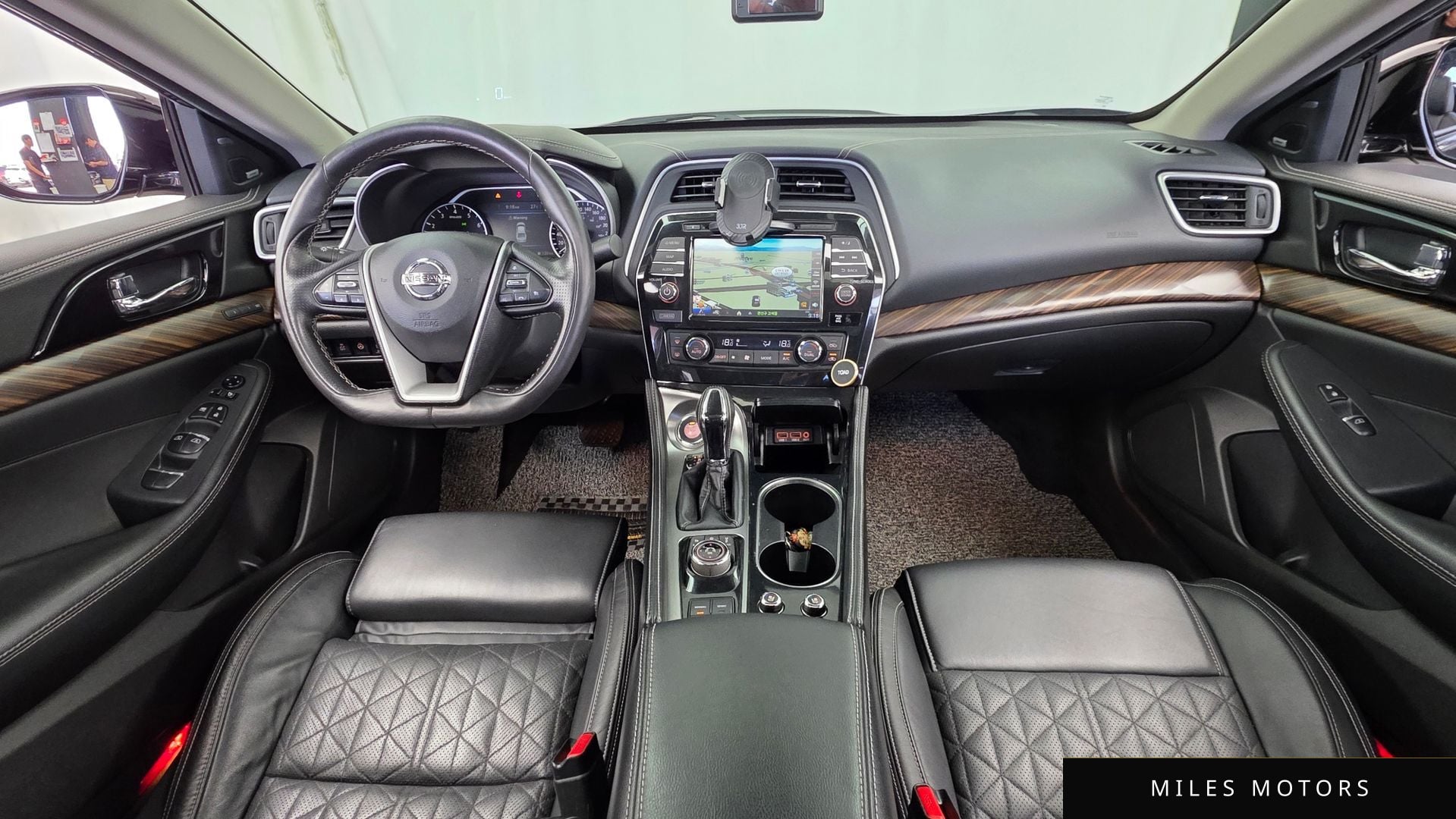 Nissan Maxima 2017 — миниатюра 10