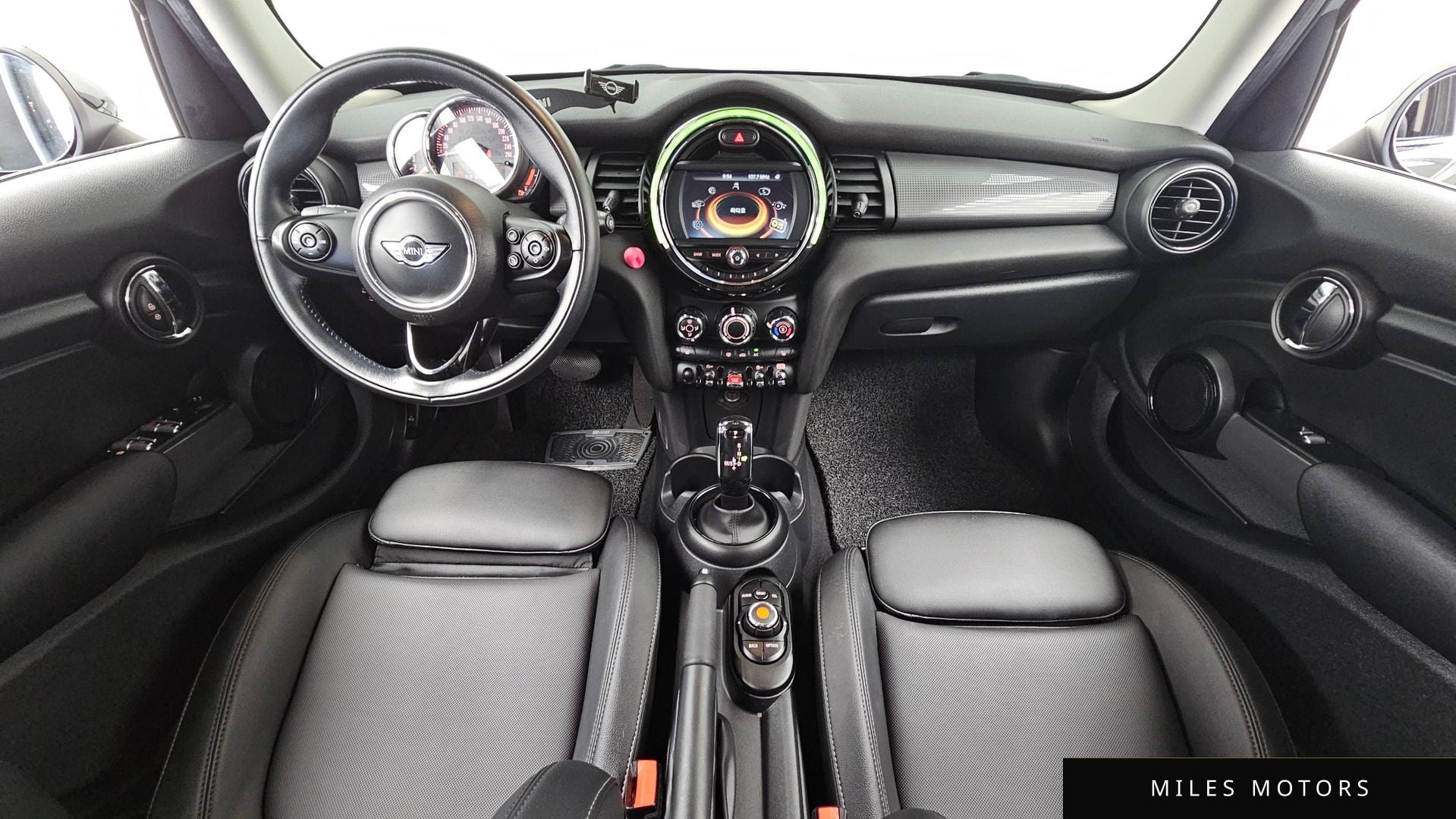 MINI Cooper D 2018 — миниатюра 10