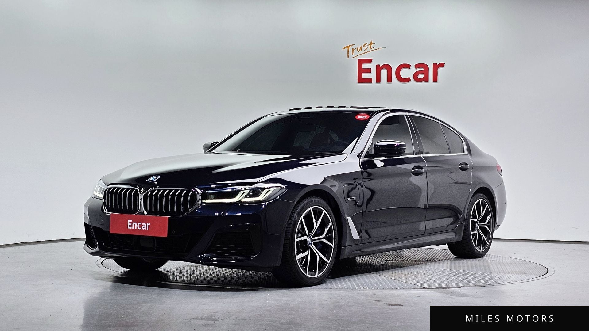 BMW 5 Series (G30) 2022 — фото 1 из 12