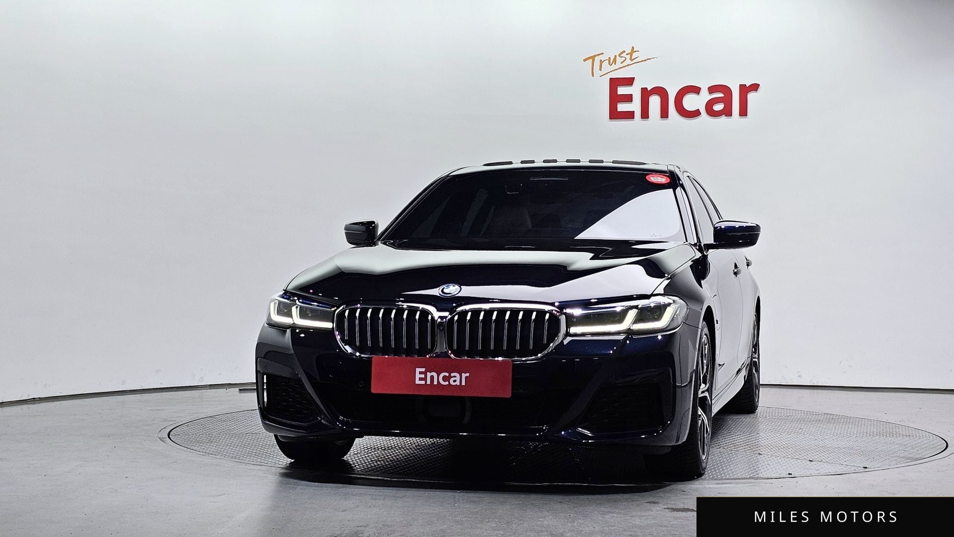 BMW 5 Series (G30) 2022 — миниатюра 3