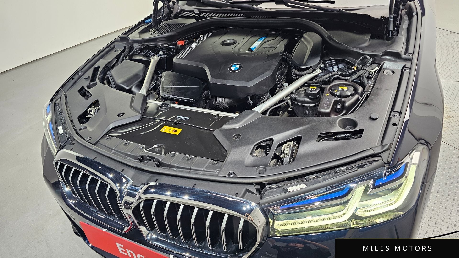 BMW 5 Series (G30) 2022 — миниатюра 6