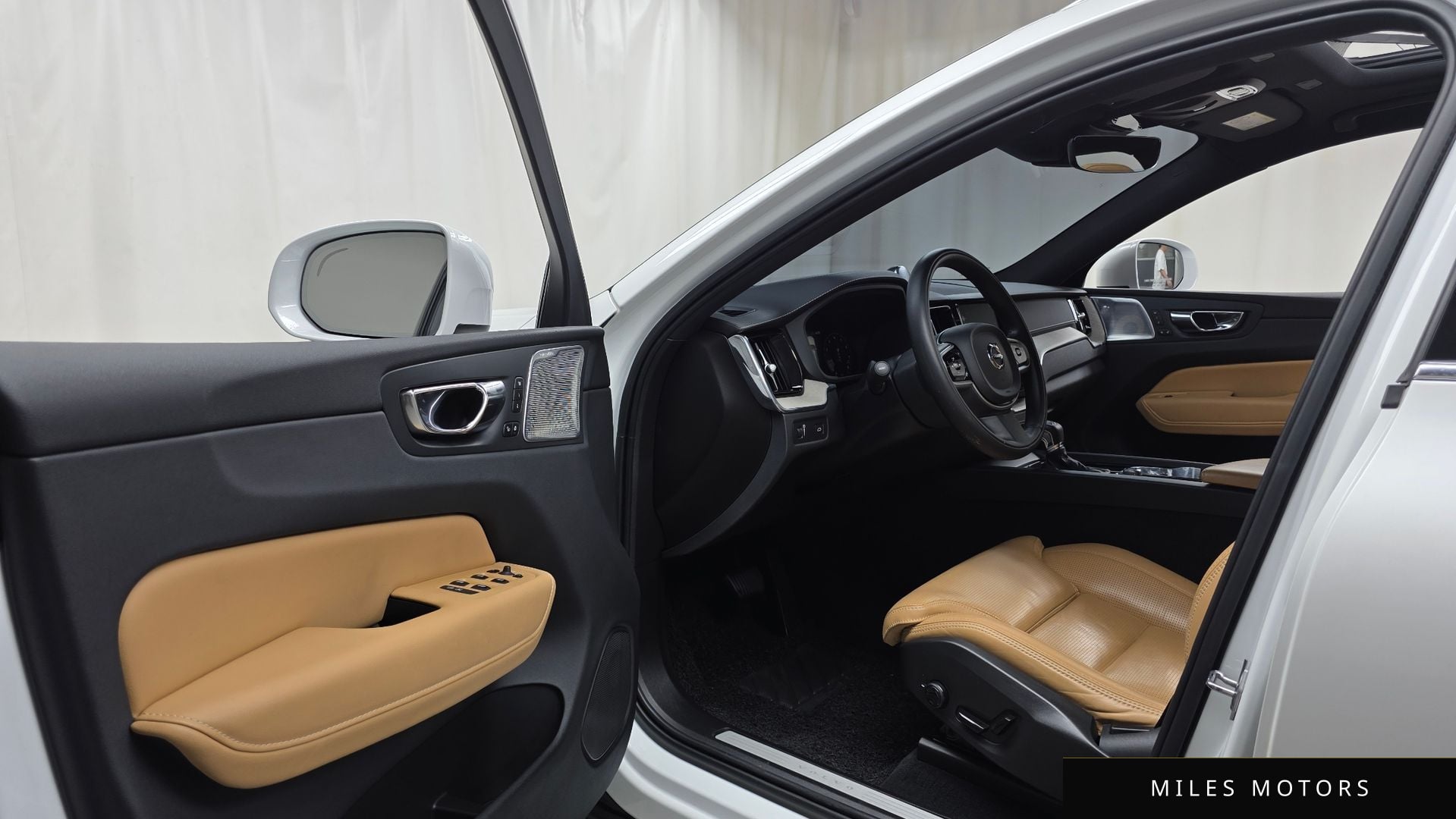 Volvo XC60 2020 — миниатюра 10