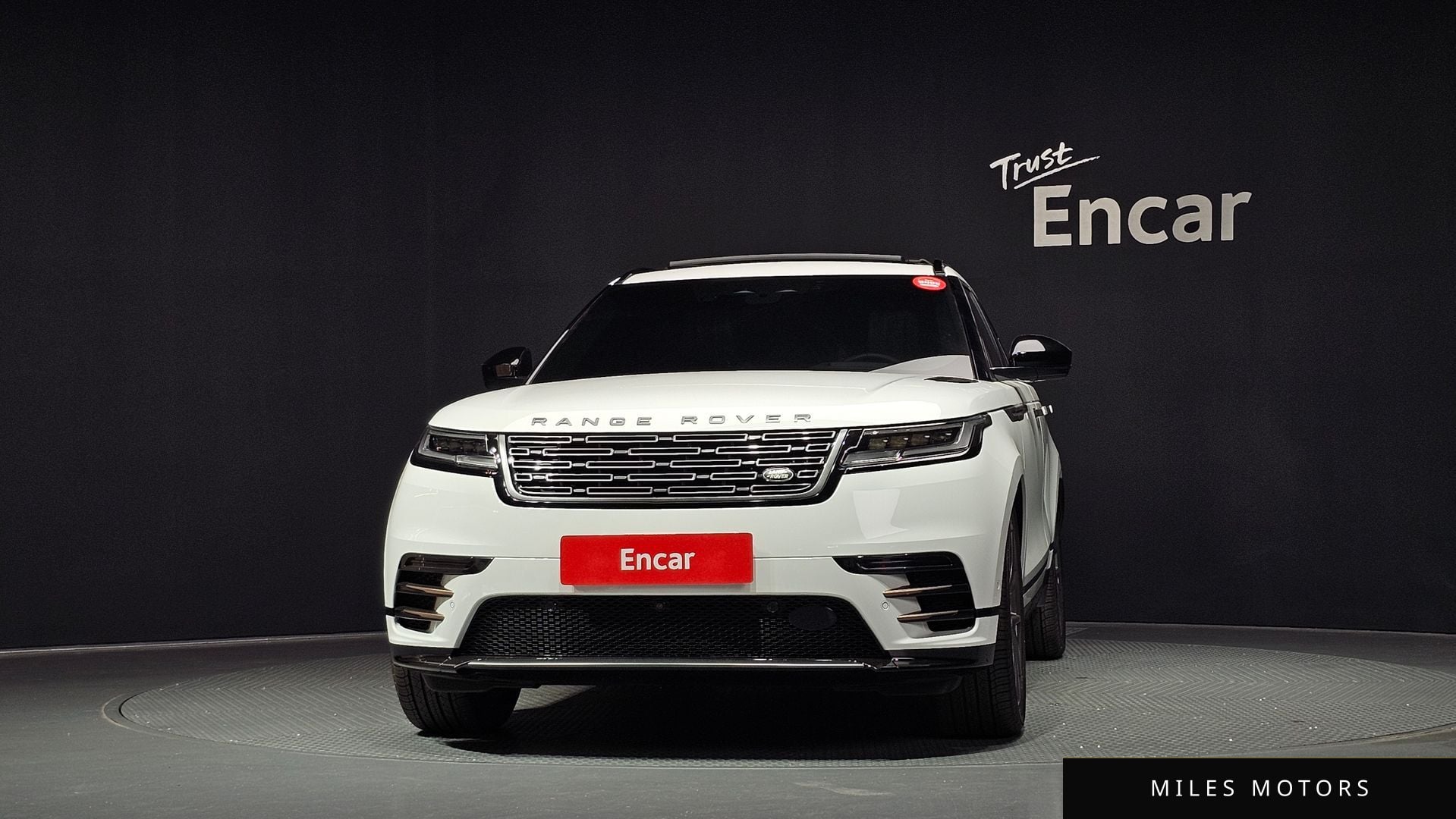 Land Rover Range Rover Velar 2025 — миниатюра 3
