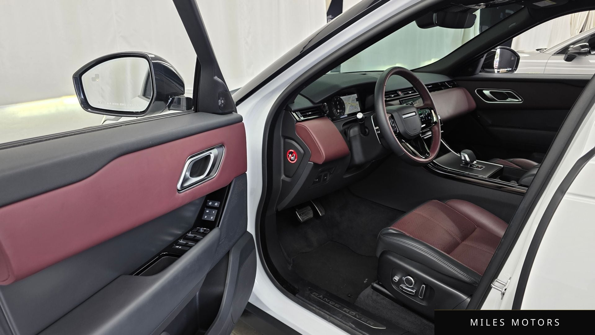 Land Rover Range Rover Velar 2025 — миниатюра 10
