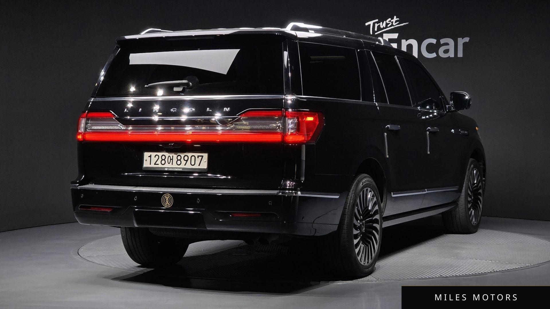 Lincoln Navigator 2019 — миниатюра 2