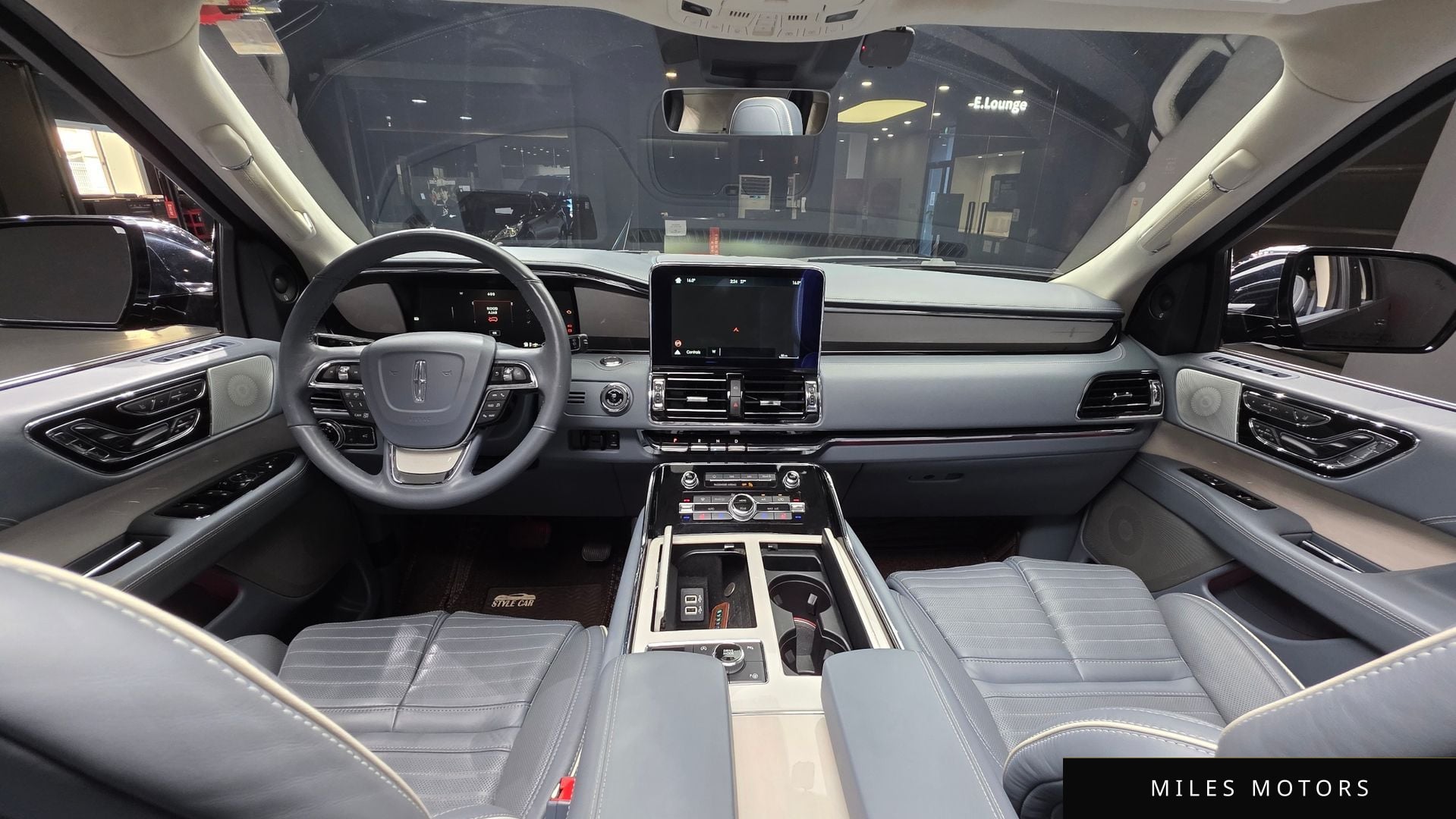 Lincoln Navigator 2019 — миниатюра 7