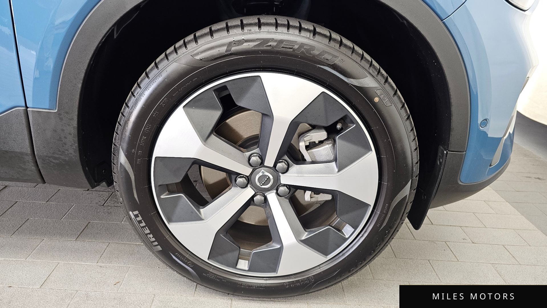 Volvo XC40 2025 — миниатюра 7