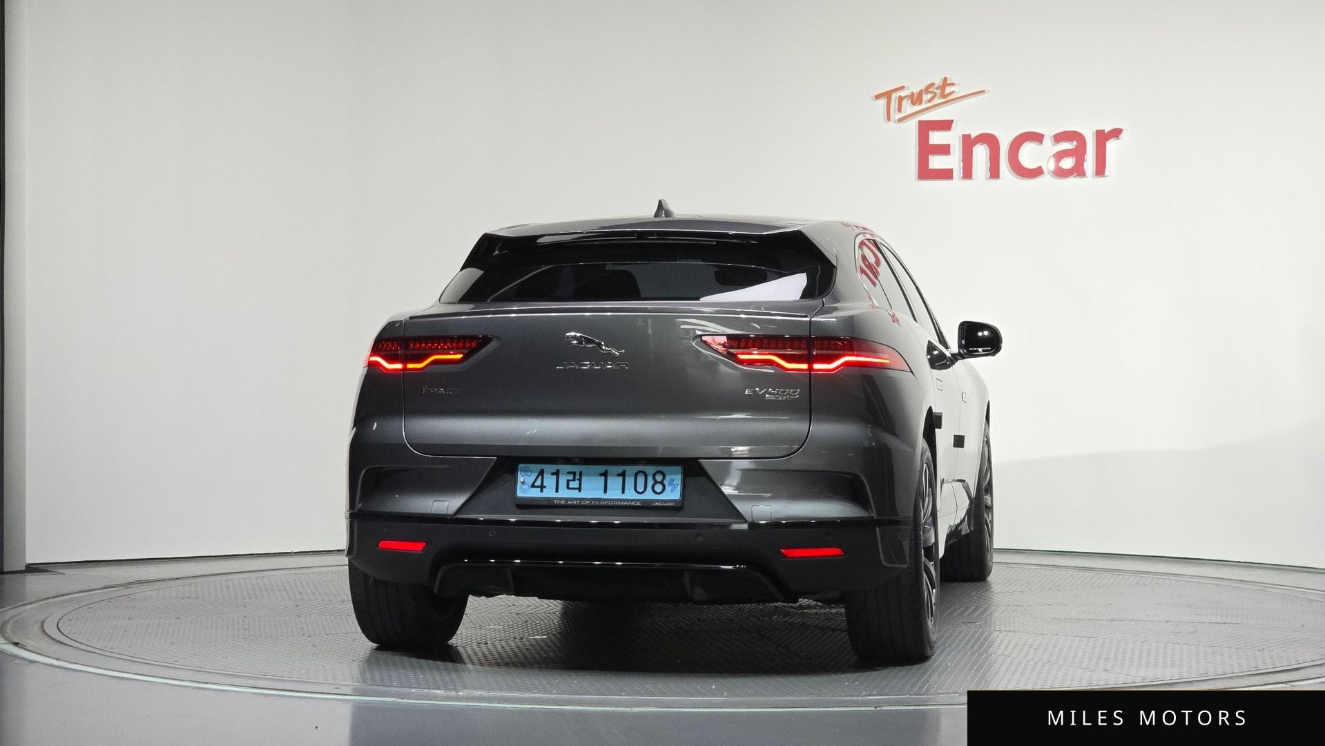Jaguar I-PACE 2019 — миниатюра 4
